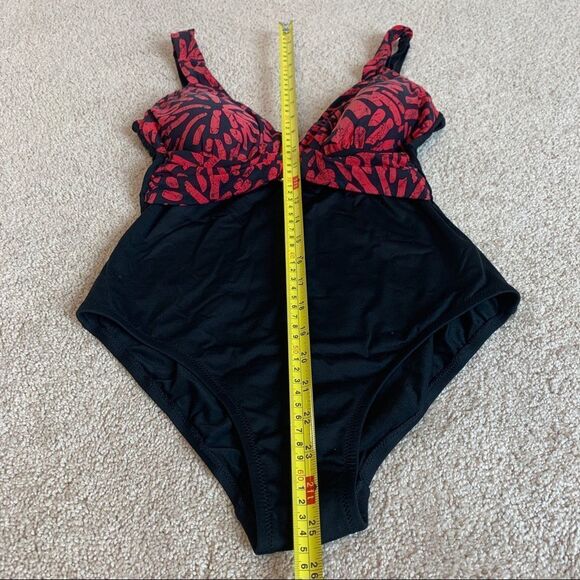Simon Chang red black cobra snake hardware accent one piece swimsuit Sz 8 - Picture 11 of 12